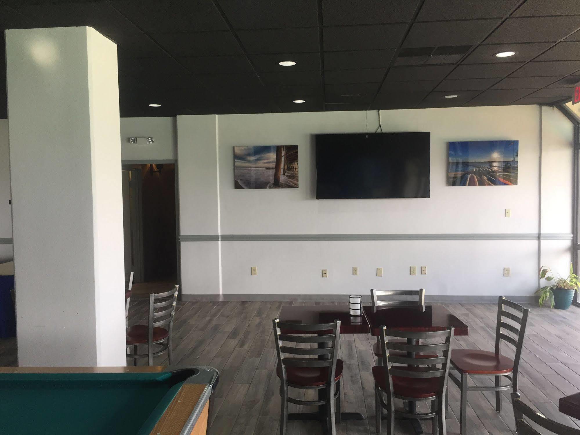 Hotel Crystal Coast Oceanfront 3*