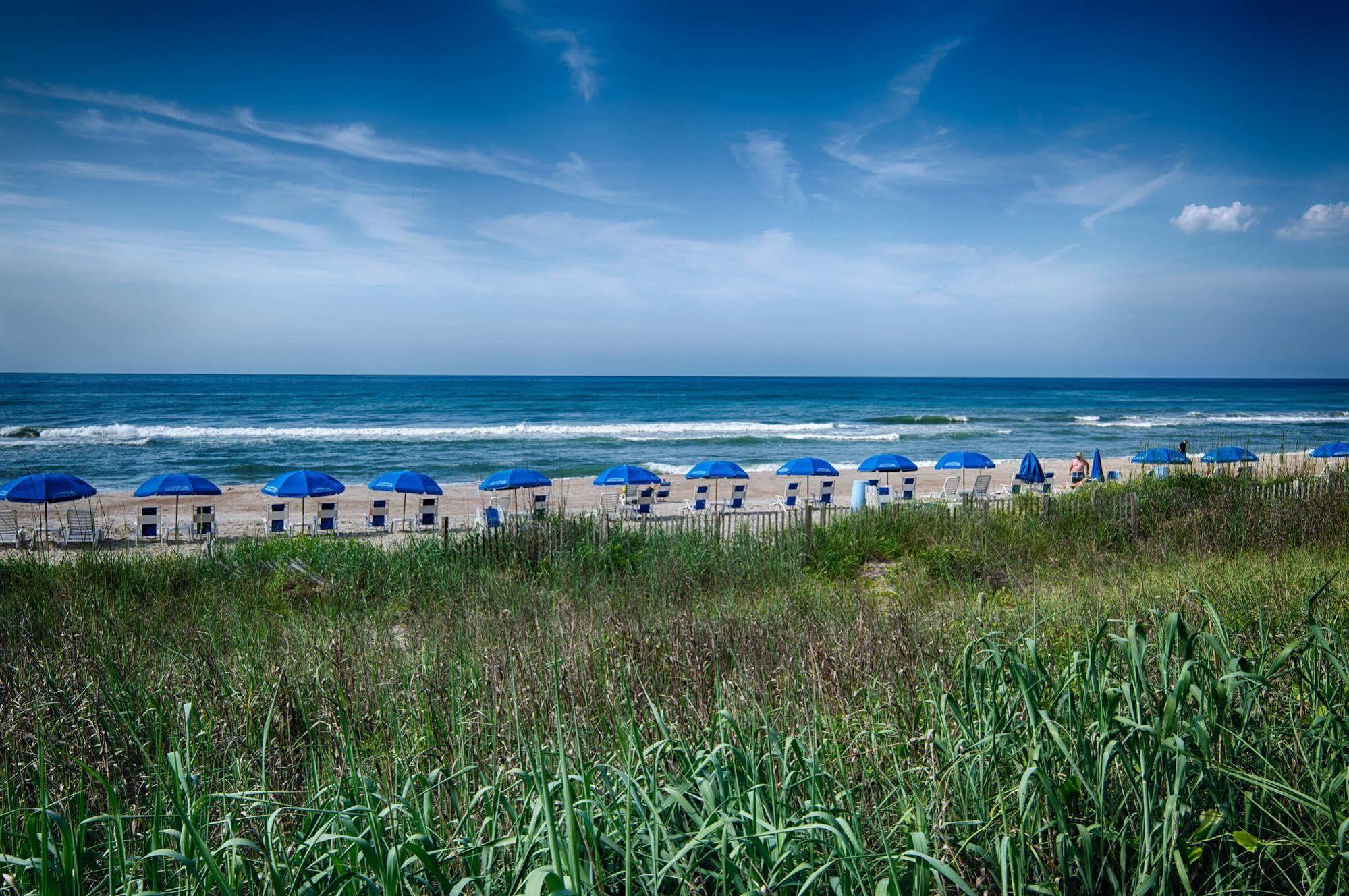 Crystal Coast Oceanfront Hotel 3*